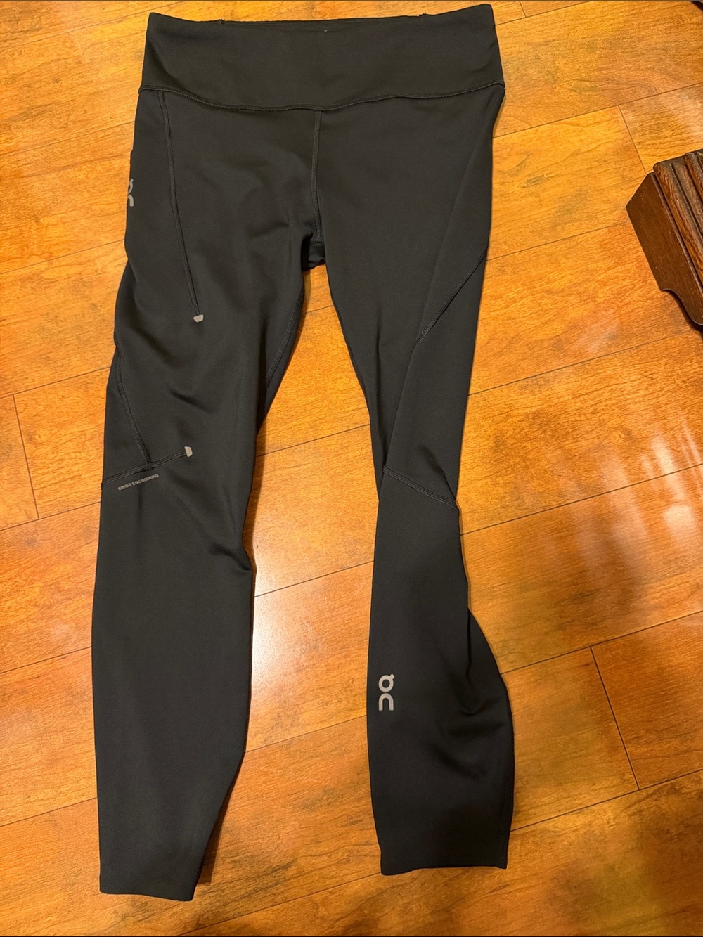 On Running Black woman’s Jogger Tights